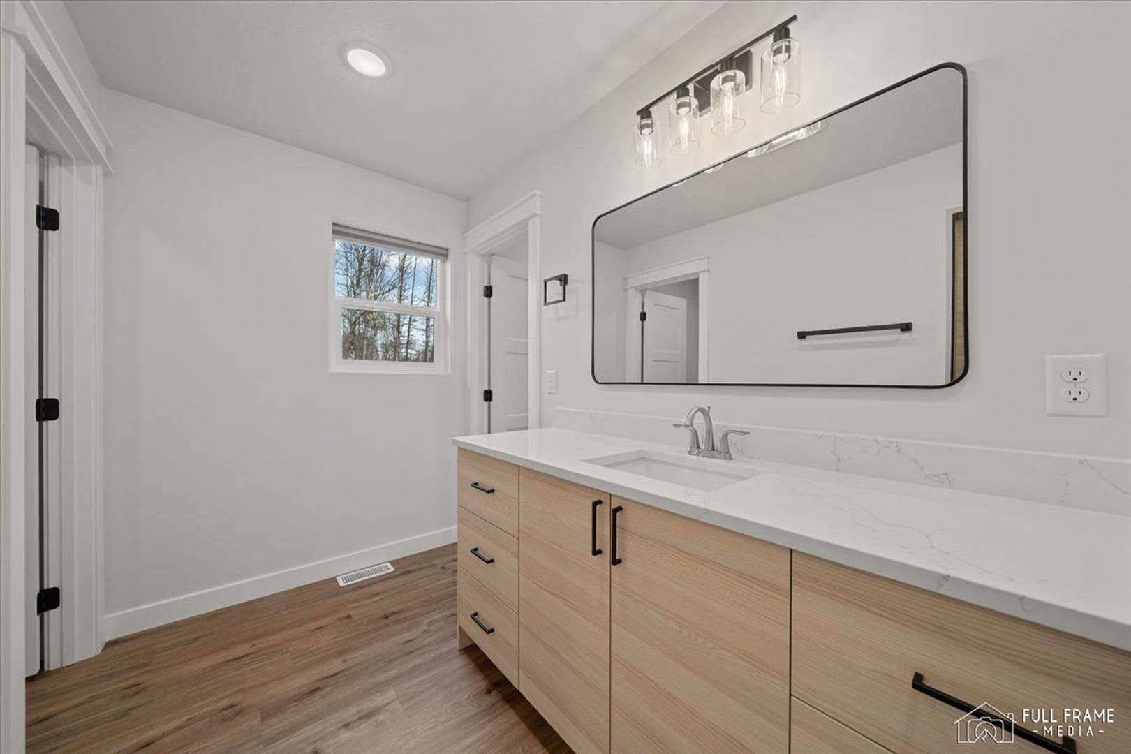 7442 N Paw St – photo 5