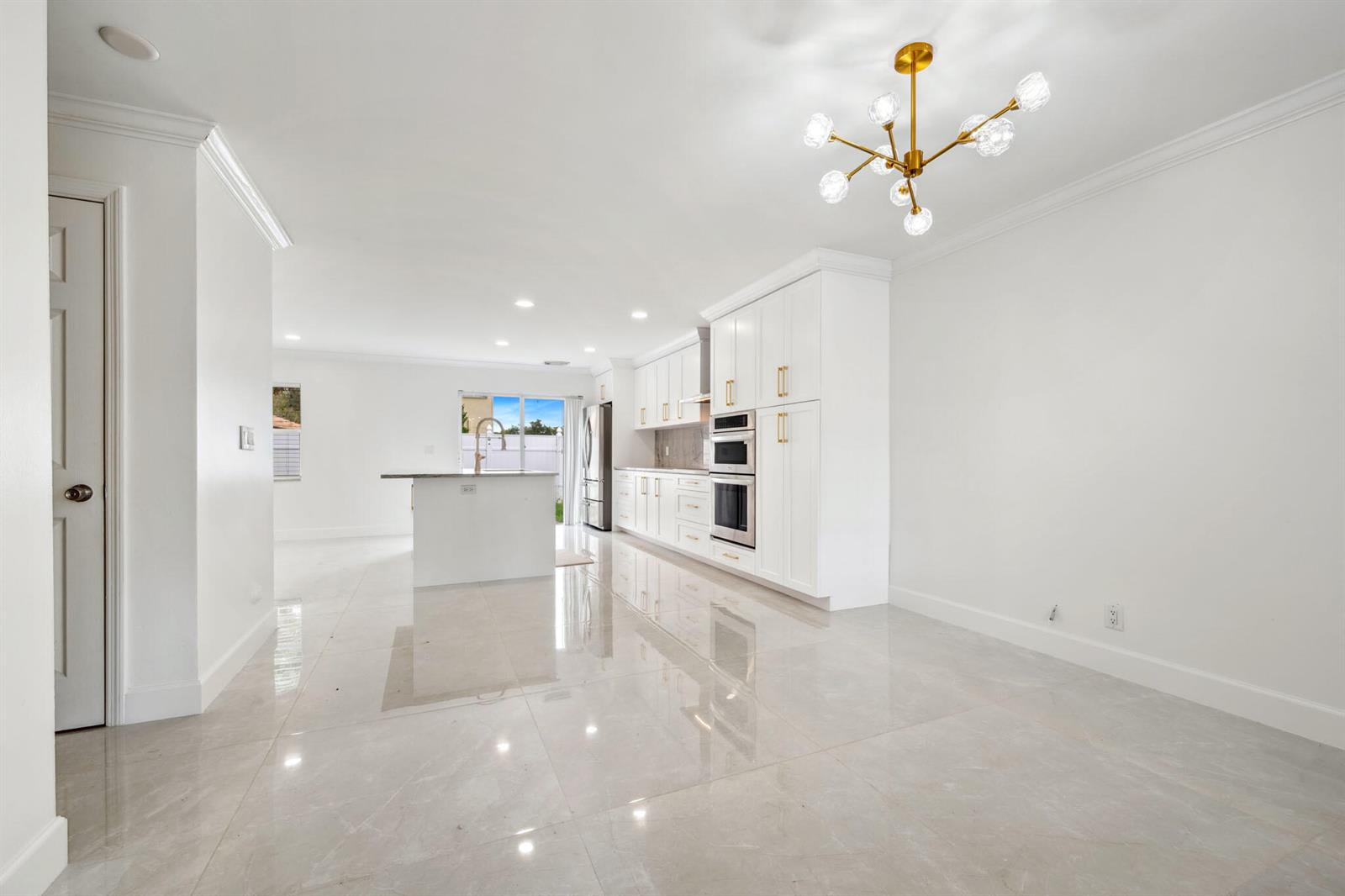 3460 Commodore Court – photo 4