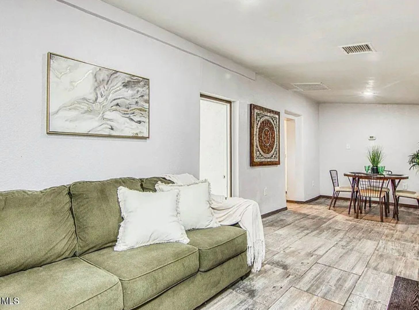 Welcome Home! FURNISHED 1 bedroom 1 bath rental – photo 2