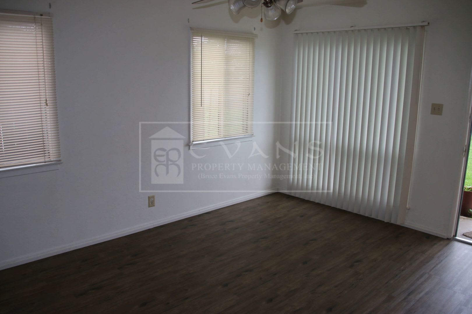 Cute home for rent in Visalia! – photo 2