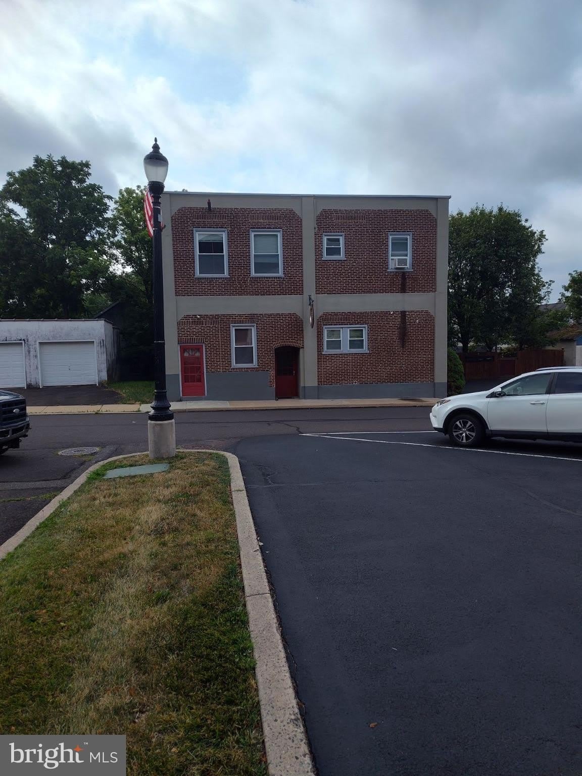 15 S 6TH Street – photo 1