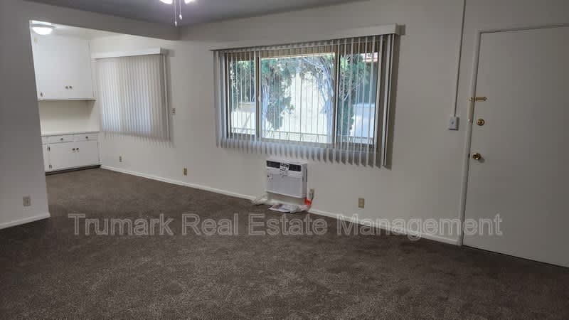 323 N Howard St – photo 4