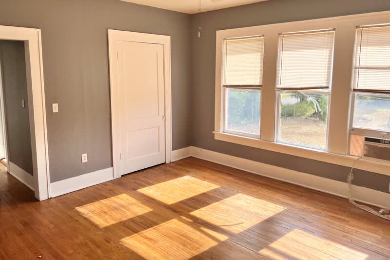 410 Egan St – photo 2