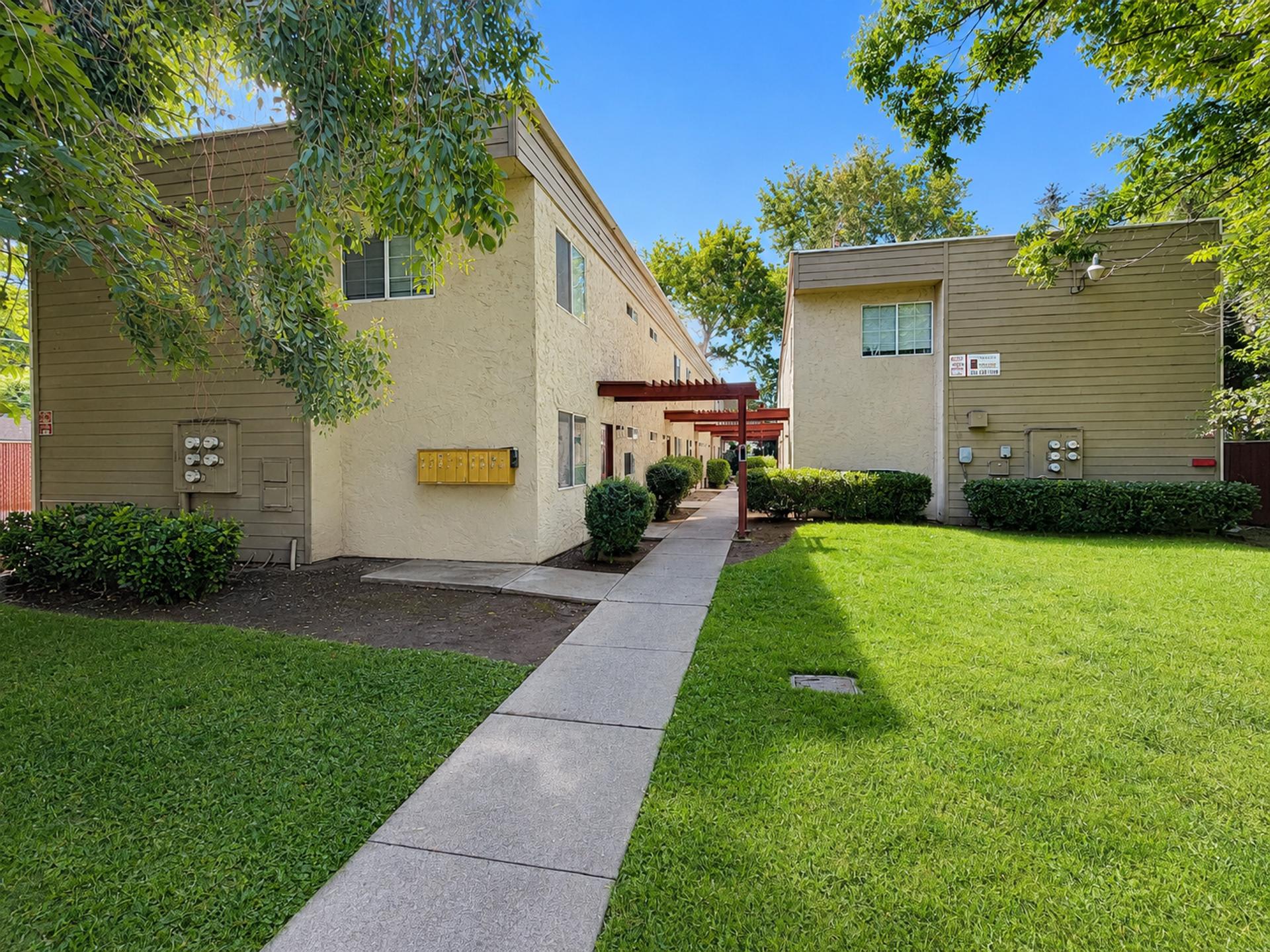 Beautiful Home Available Now / 635 Burnt Ranch – photo 2