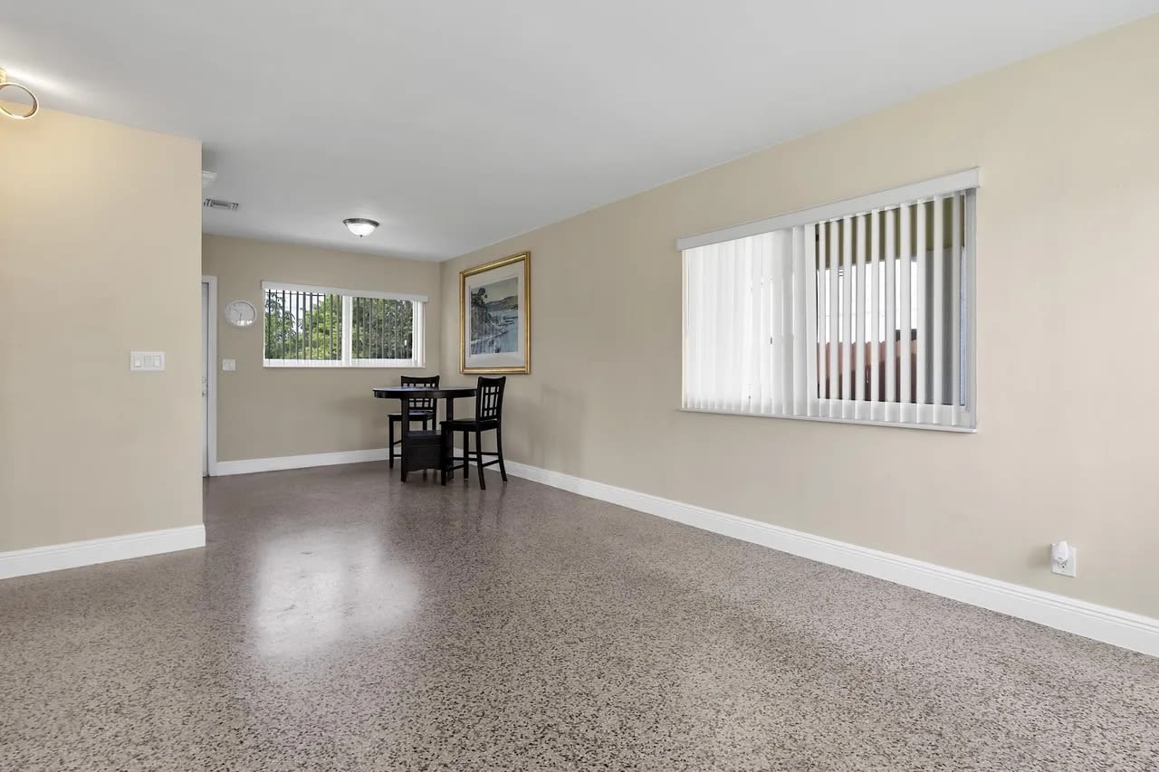 906 Lytle St – photo 4