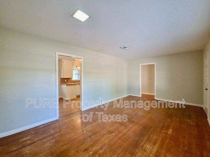 1408 Glencrest Dr – photo 4