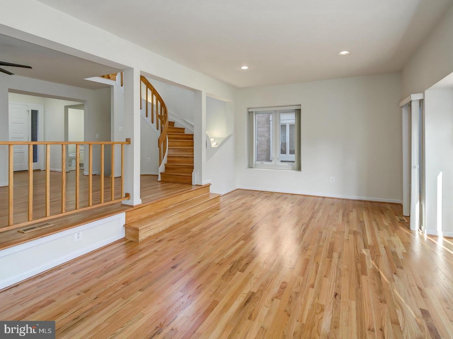 10723 GLOXINIA – photo 2