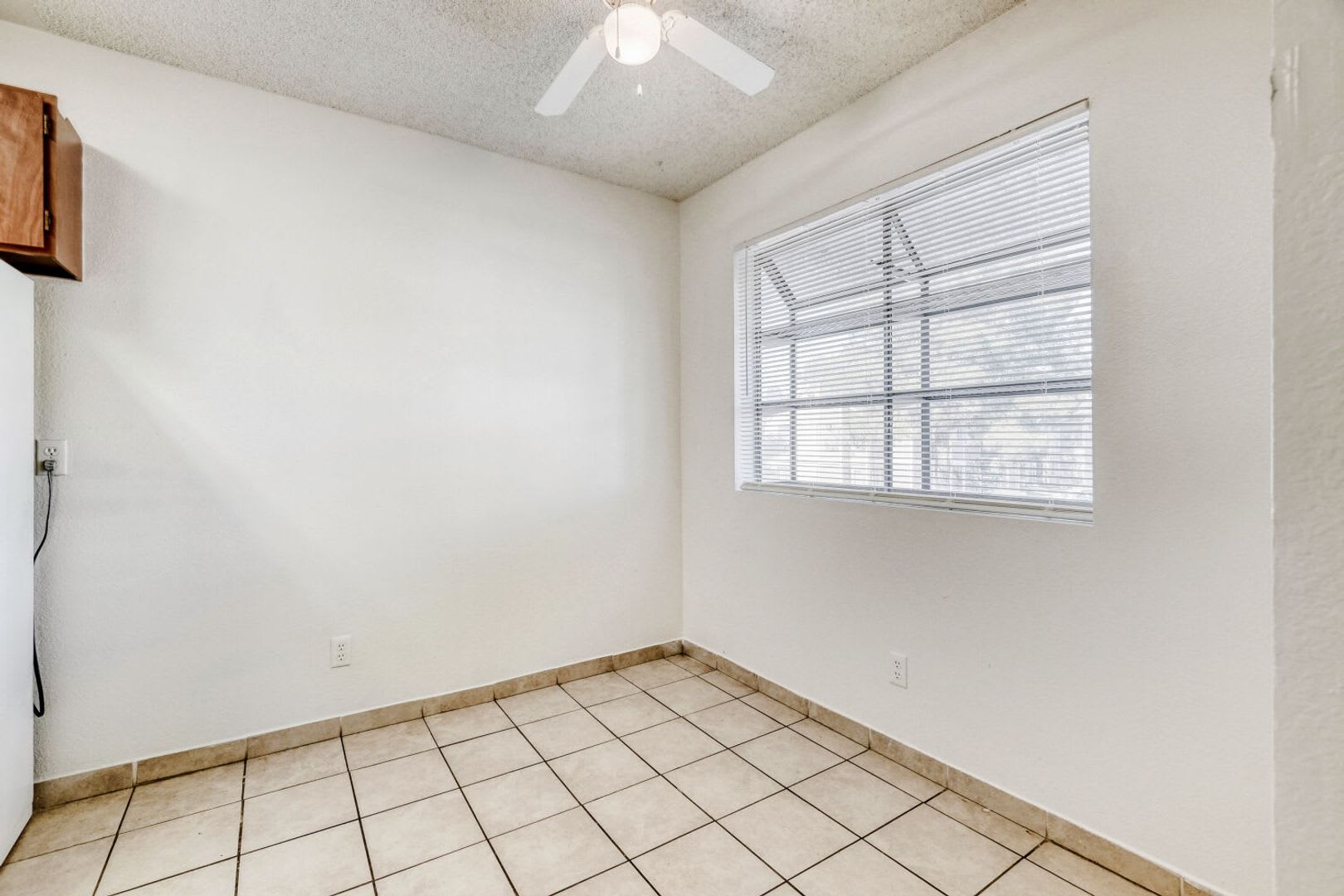 Move-In Ready 2-Bedroom with Cozy Fireplace! – photo 4