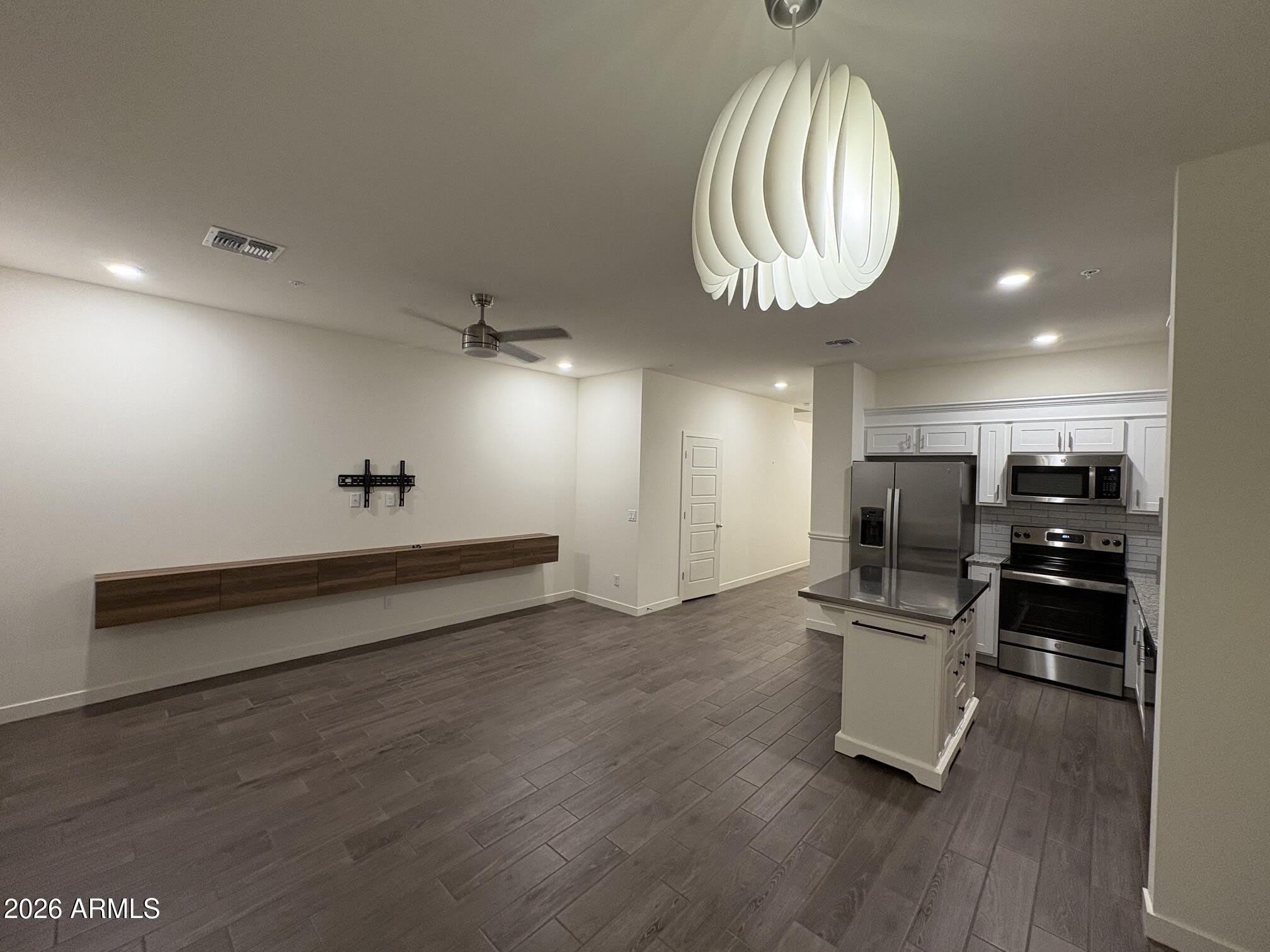 2264 W Laurie Lane – photo 2