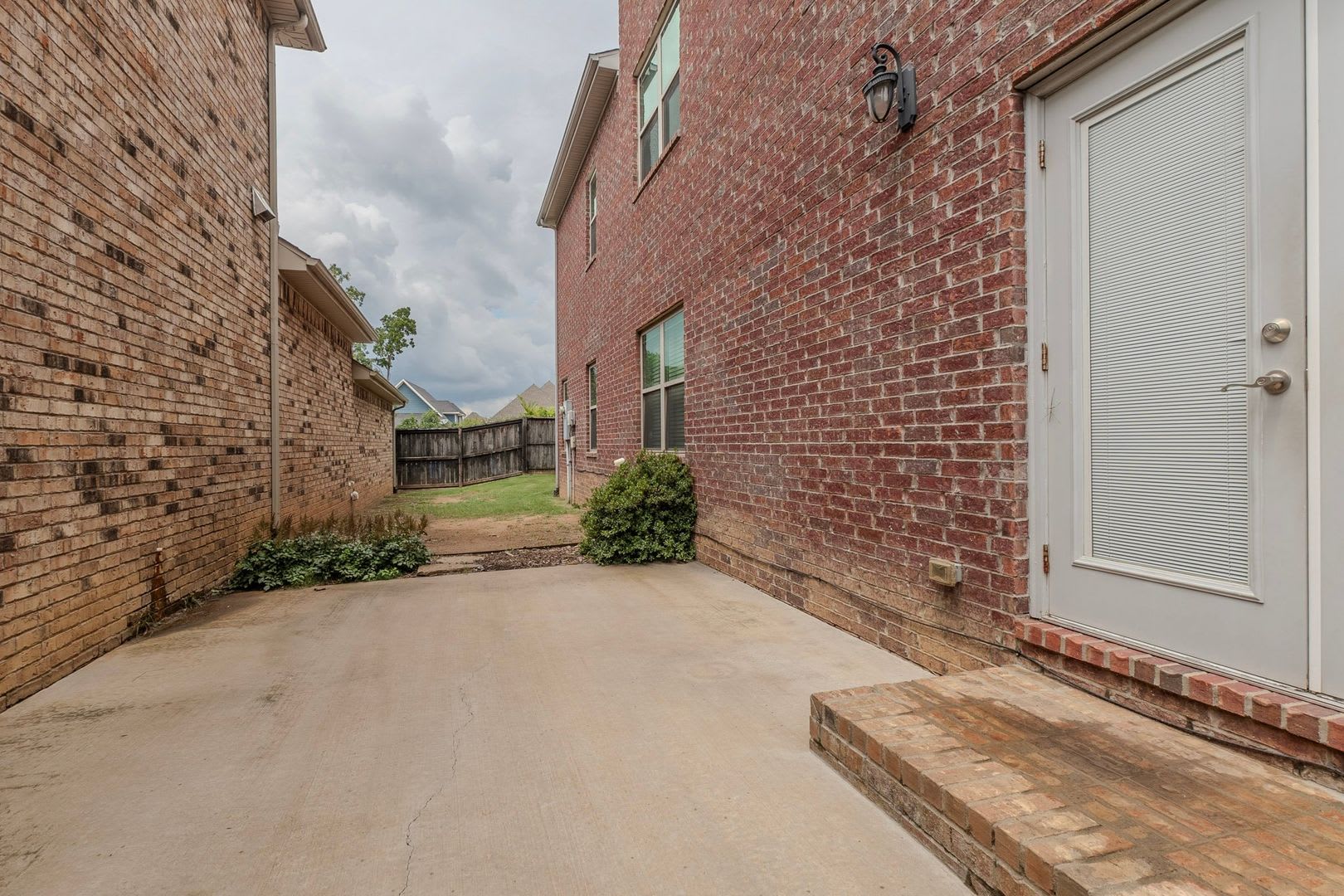 Upscale 4 Bed, 2.5 Bath Available in Fayetteville! – photo 4