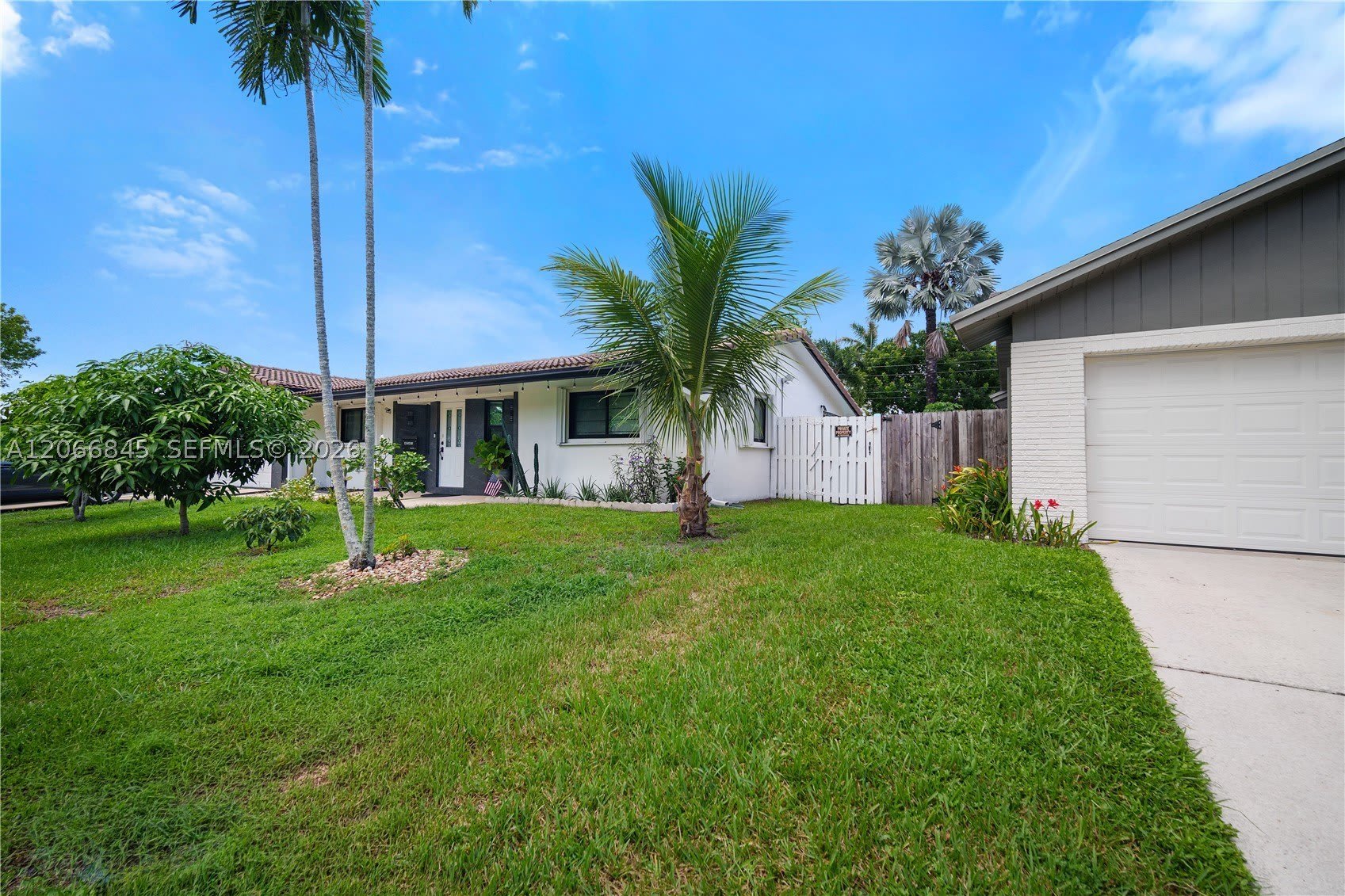 4241 Nw 9Th Ct – photo 4