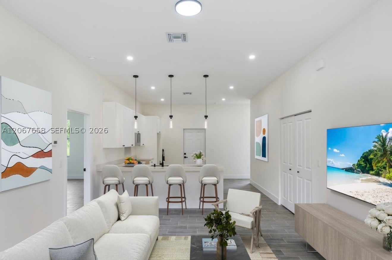 710 Peacock Ave – photo 5