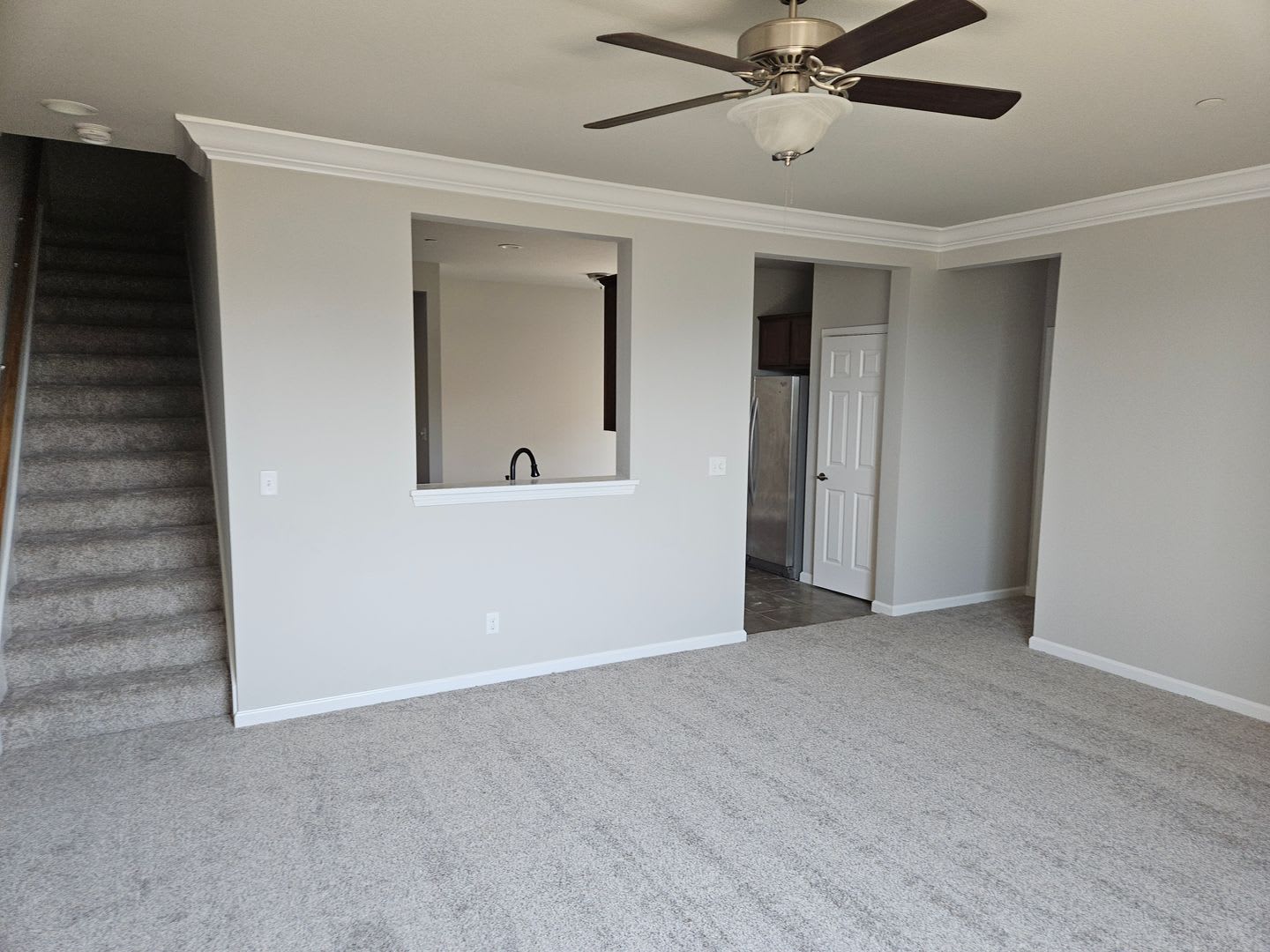 4 Bed 2 5 Bath With Large Bonus Room Garage – photo 4