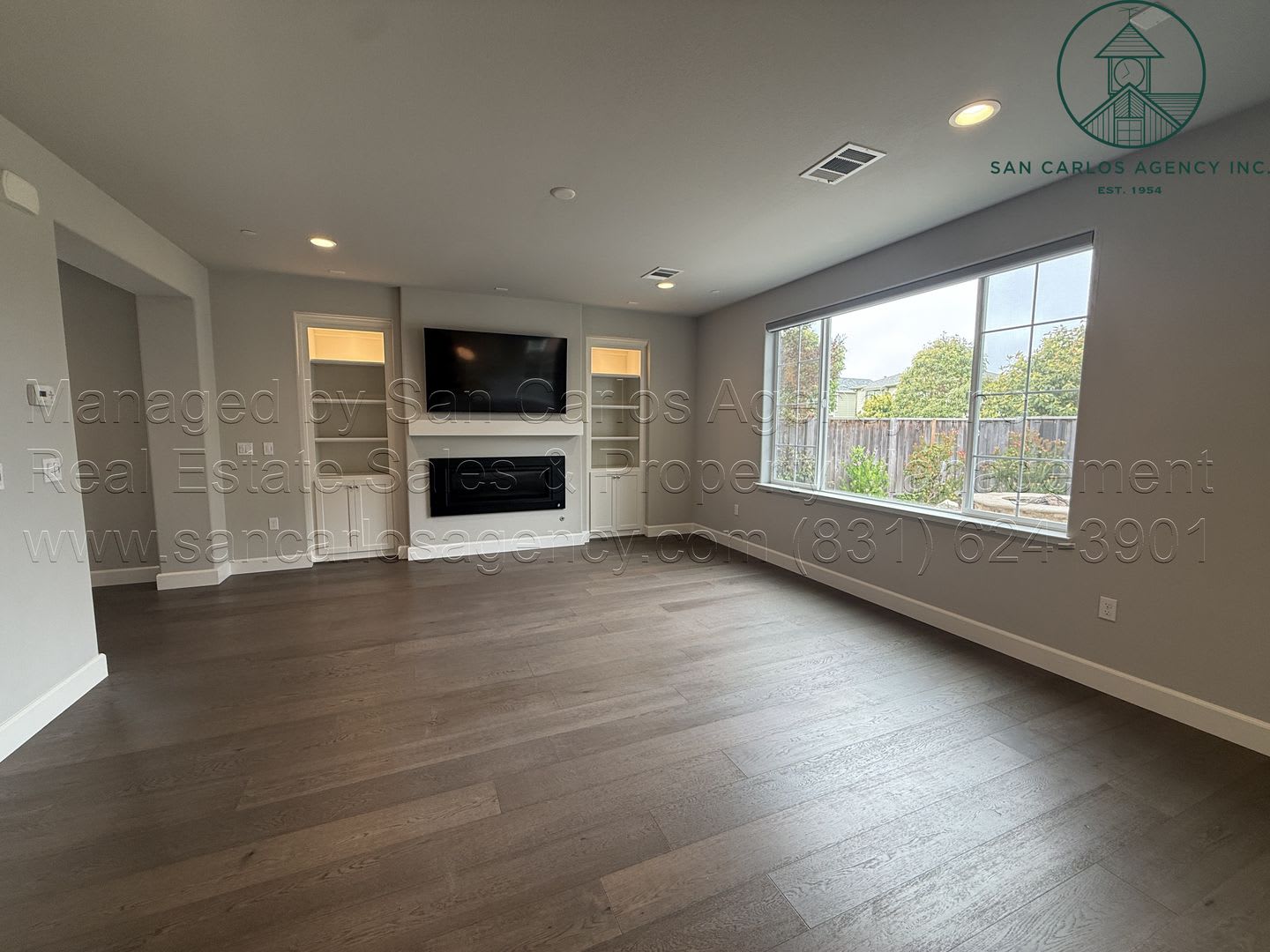 Spacious Four Bedroom Home in The Dunes – photo 2