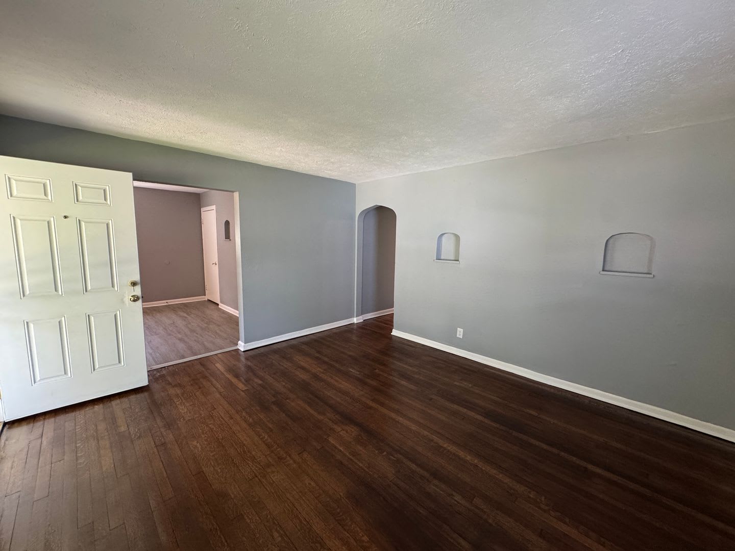 Fairgrounds 2 Bedrooms 1 Baths – photo 3
