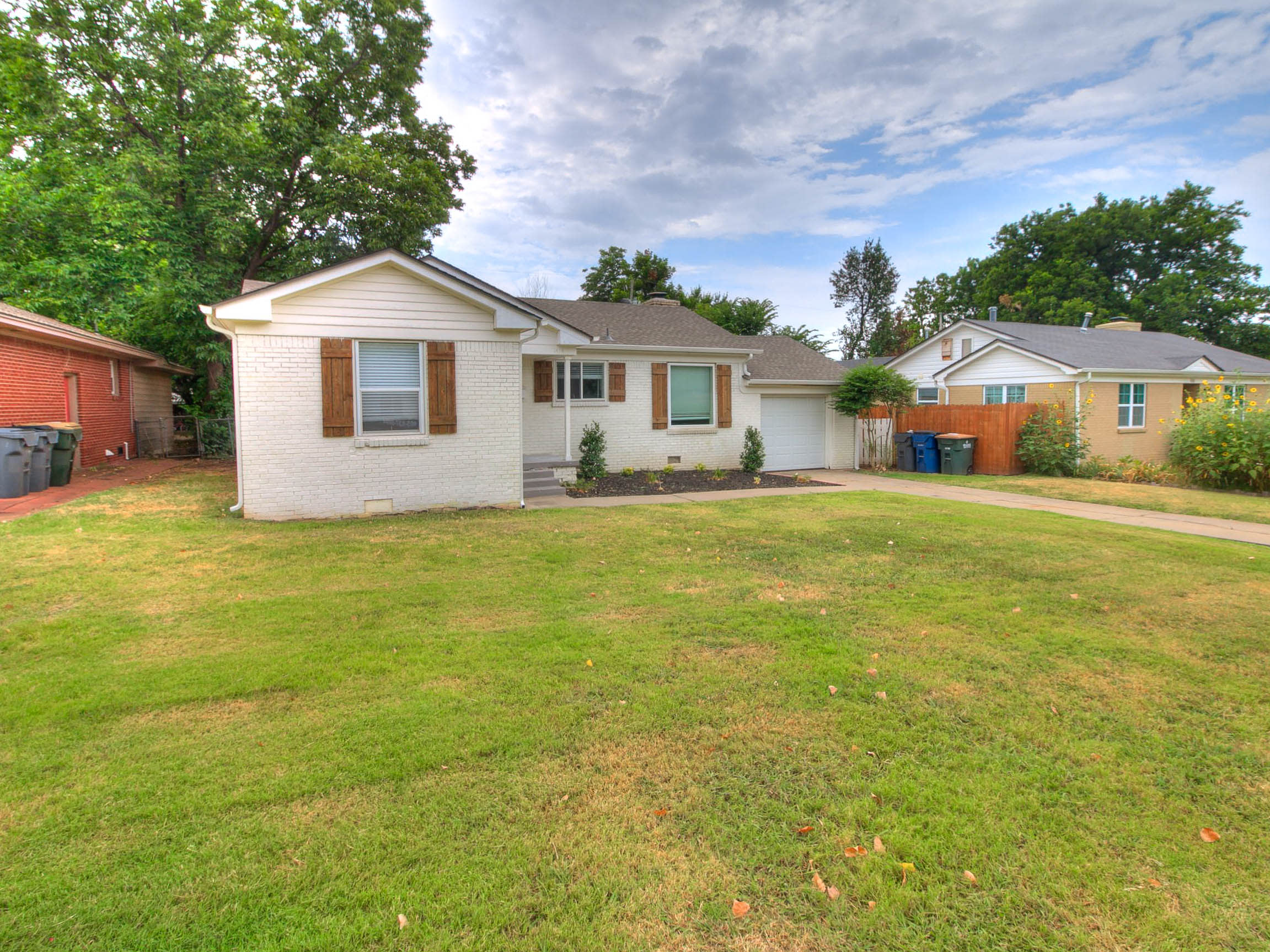 1414 Oxford Way – photo 3