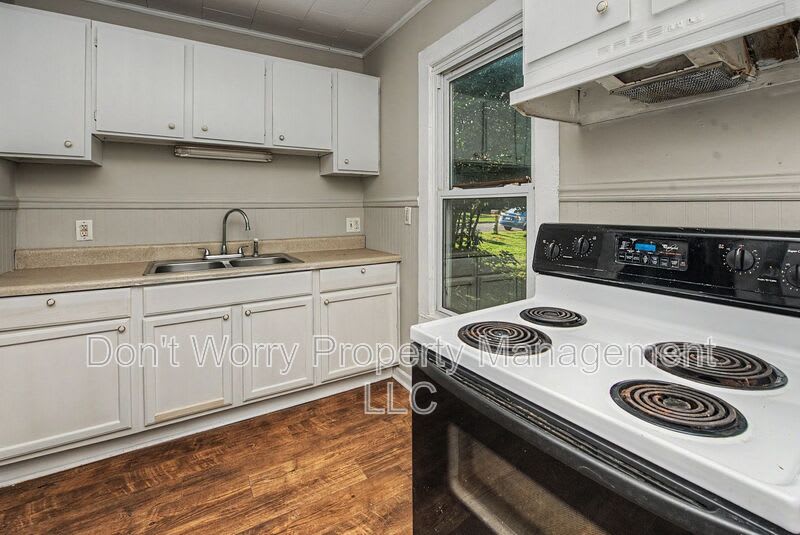 301 N 7th Ave – photo 3