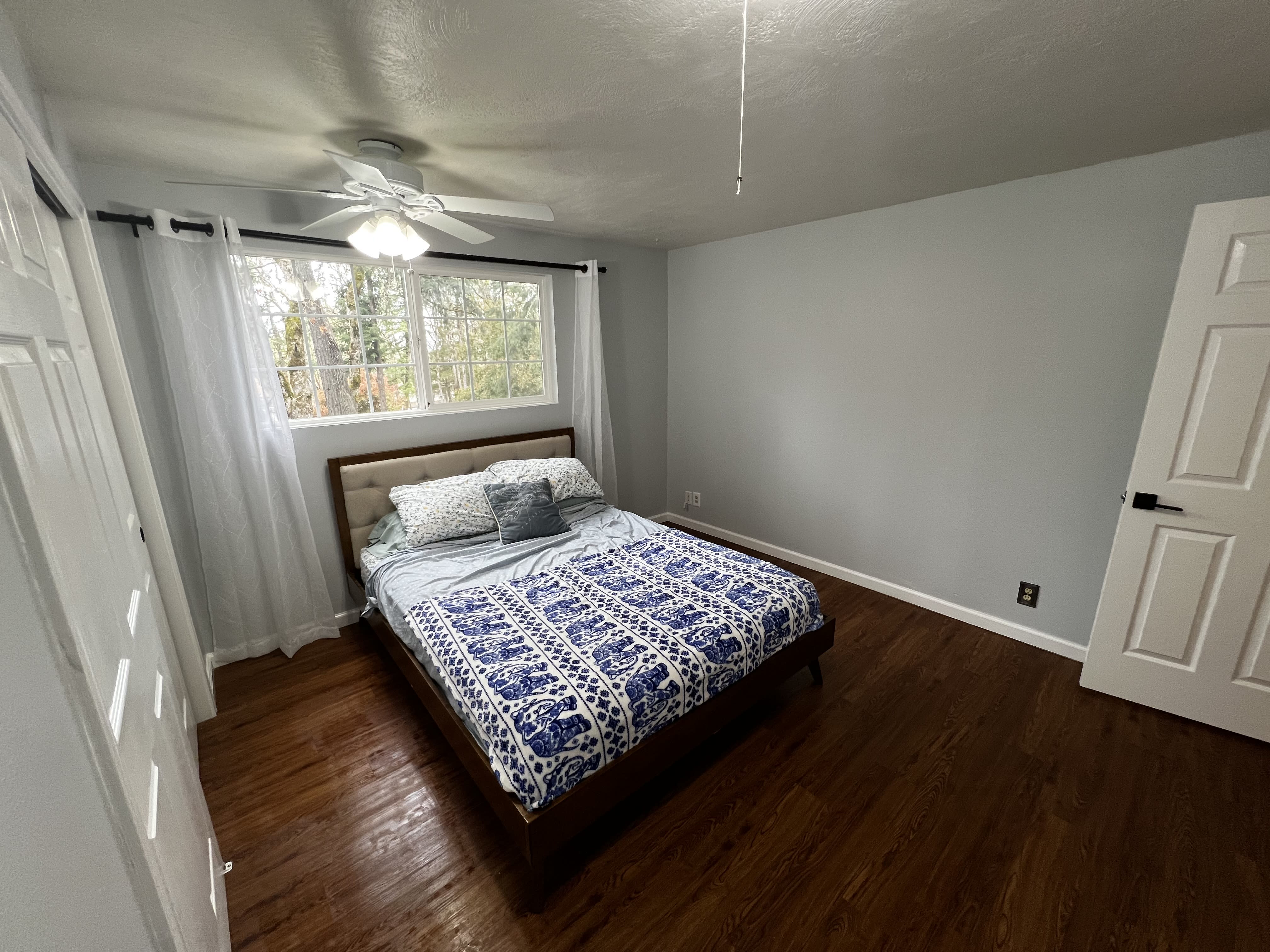 2133 Hawkins Lane – photo 5