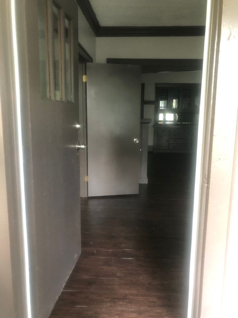 3 Bedroom, 1 Bath House Available with Private Yard – photo 1
