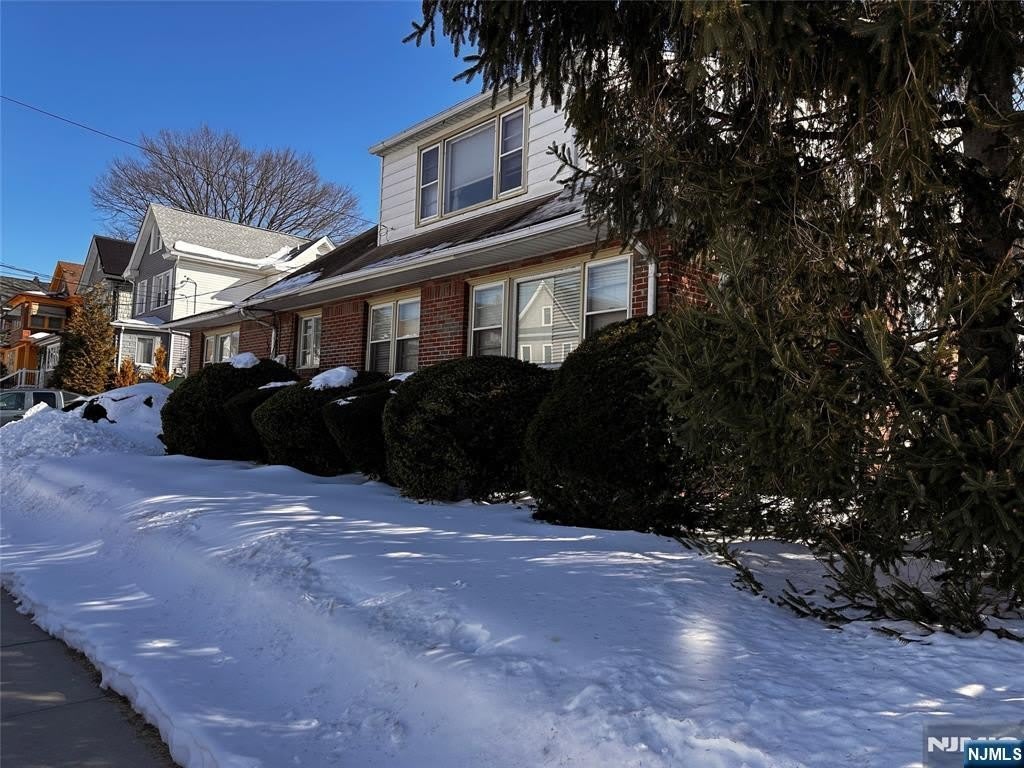 295 Grove Street – photo 2