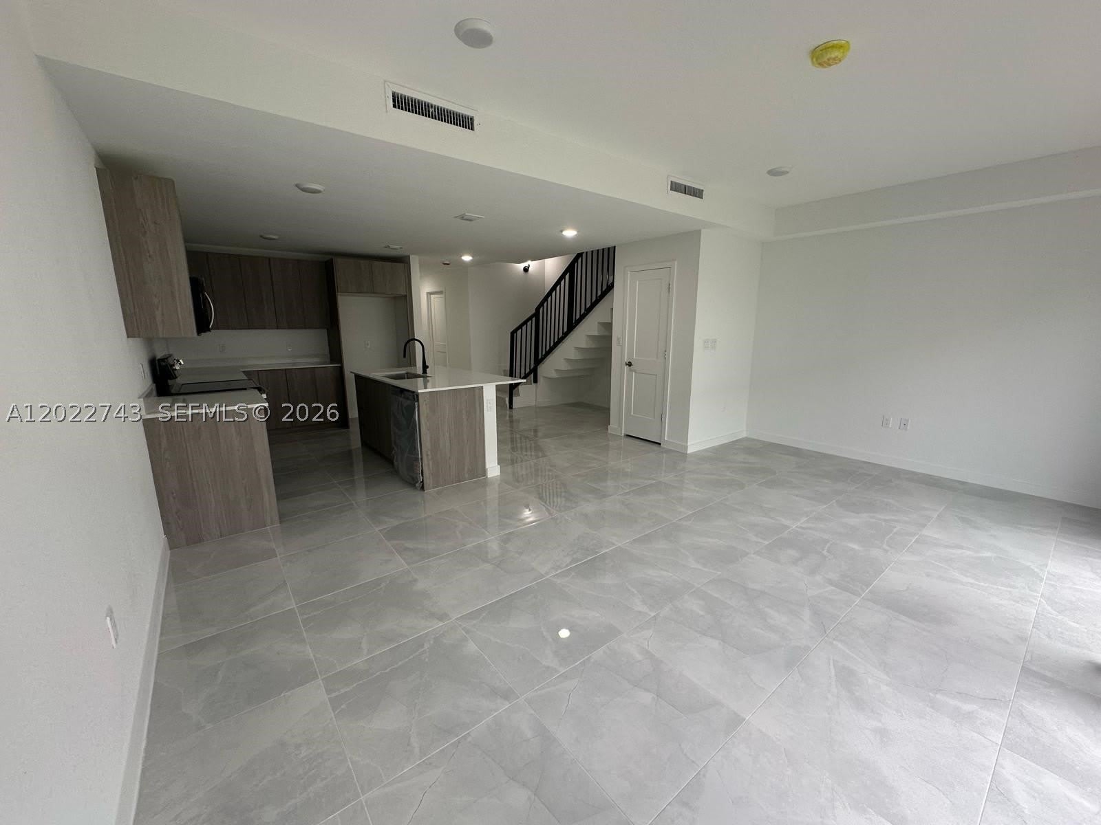 1310 NW 5th St – photo 3