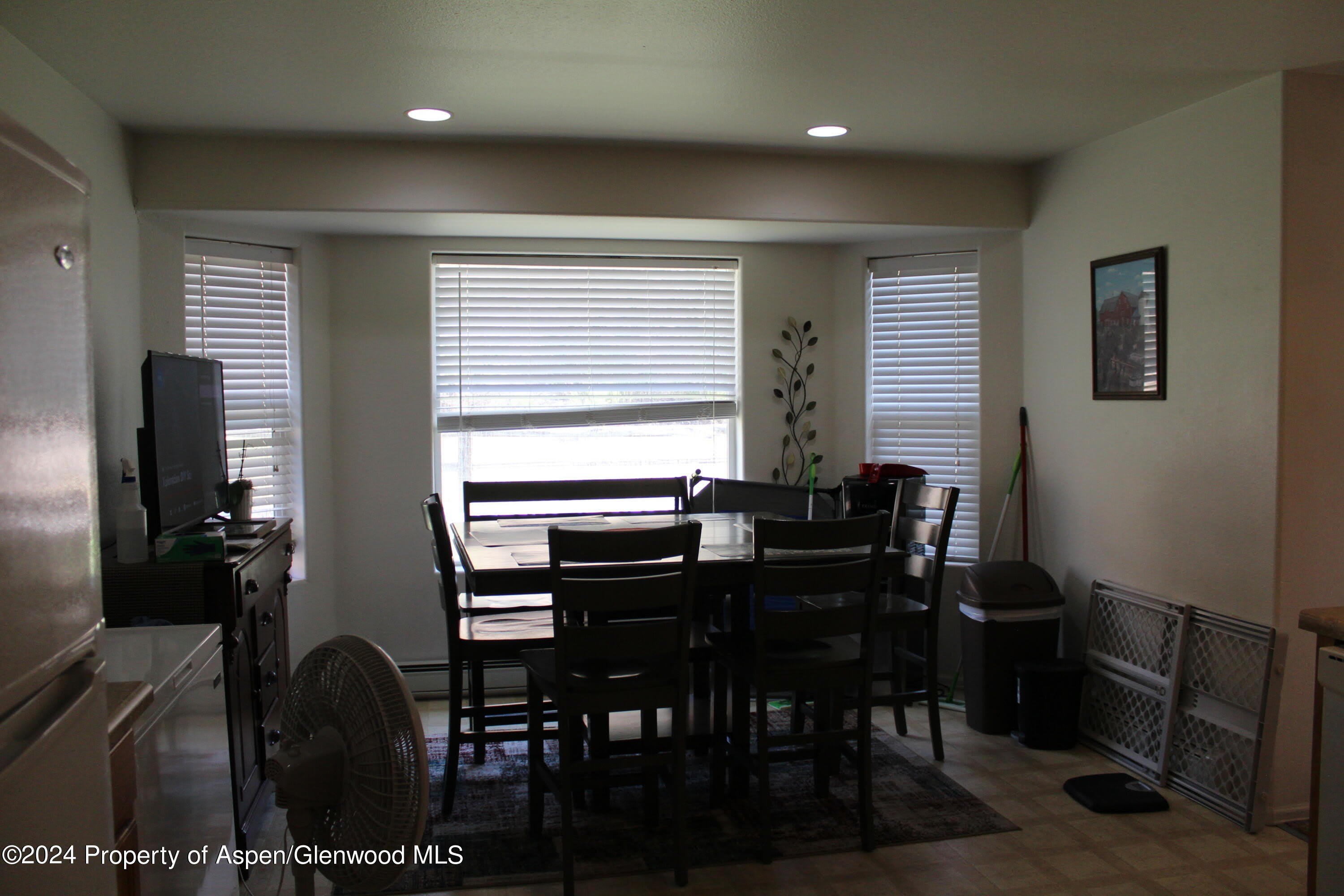 2474 Pioneer Way – photo 4