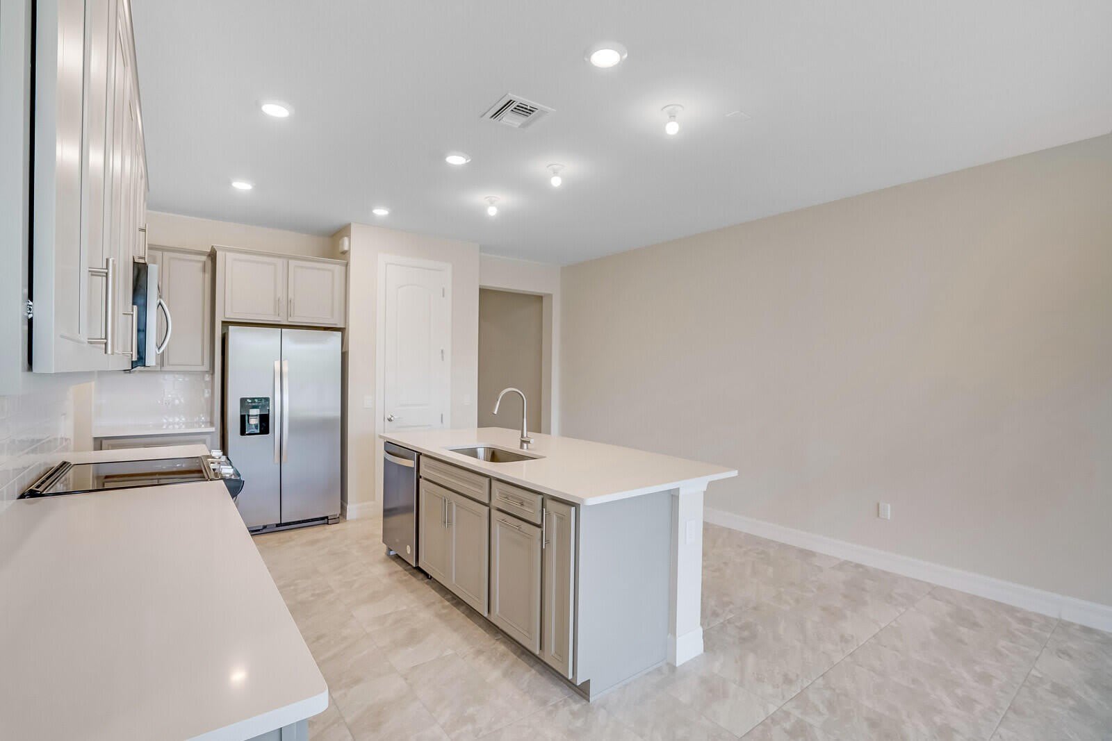 8656 Escue Street – photo 5