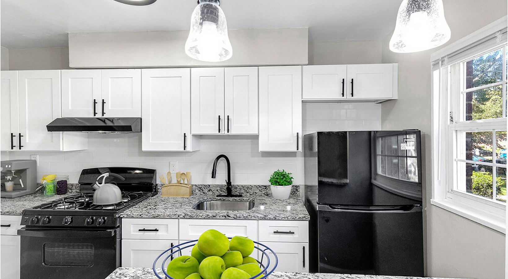 Laurel Court Apartments – photo 5