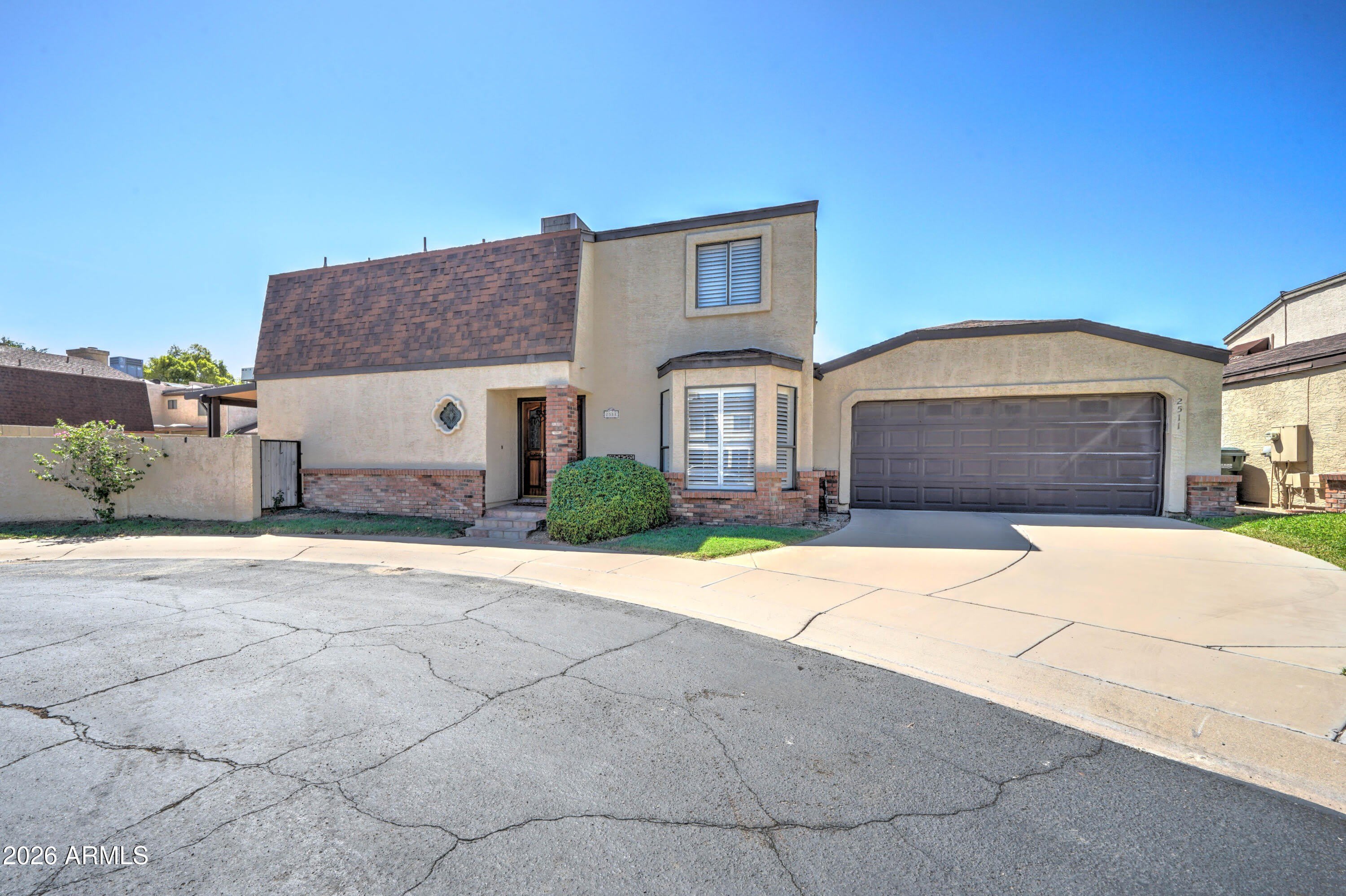 2511 E SHAW BUTTE Drive – photo 2