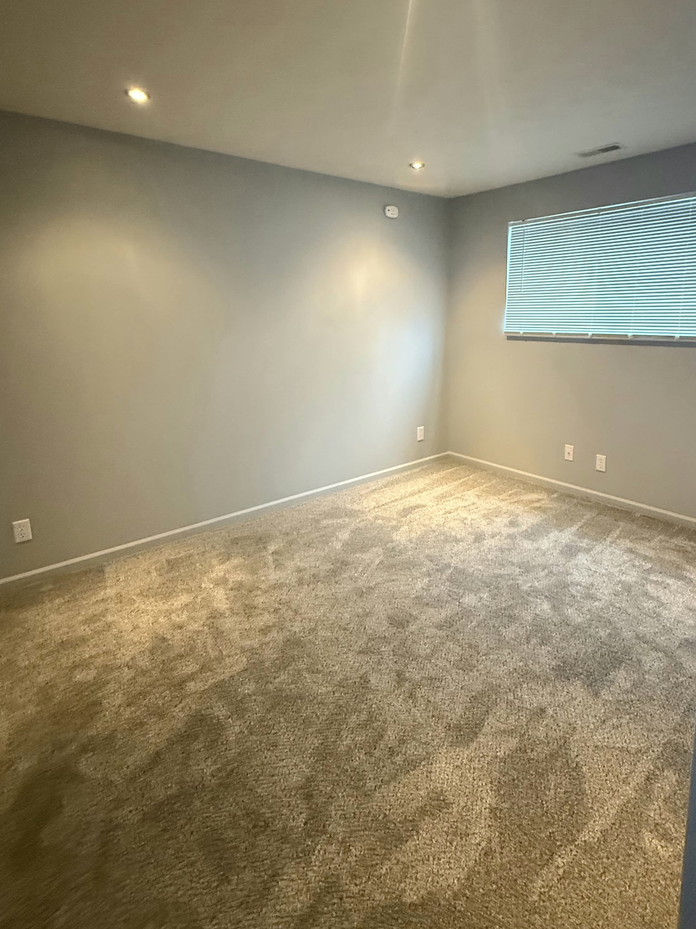 16015 Greenleaf Street – photo 4