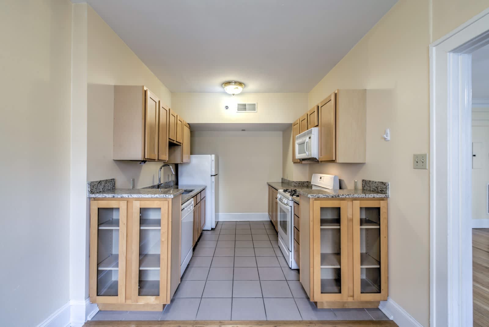 4616 Lindell Blvd. (Carleton Apt) – photo 2