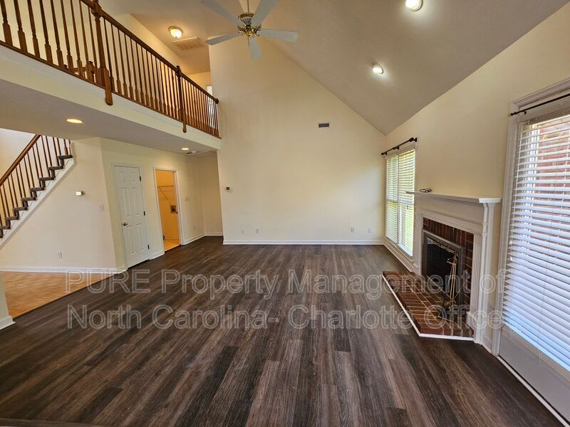 151 Woodfern Place – photo 5