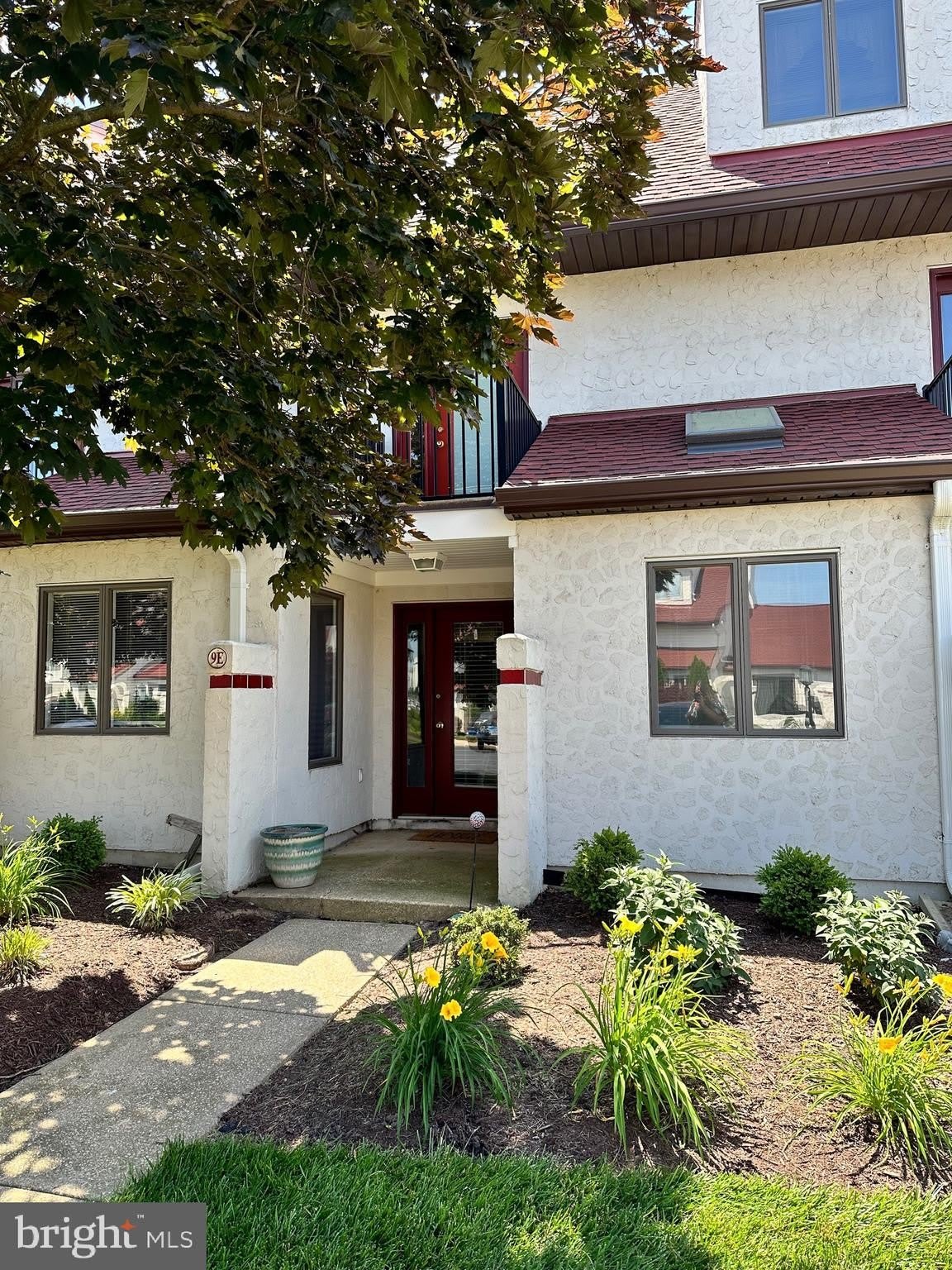 9-E QUEEN VICTORIA Way – photo 2