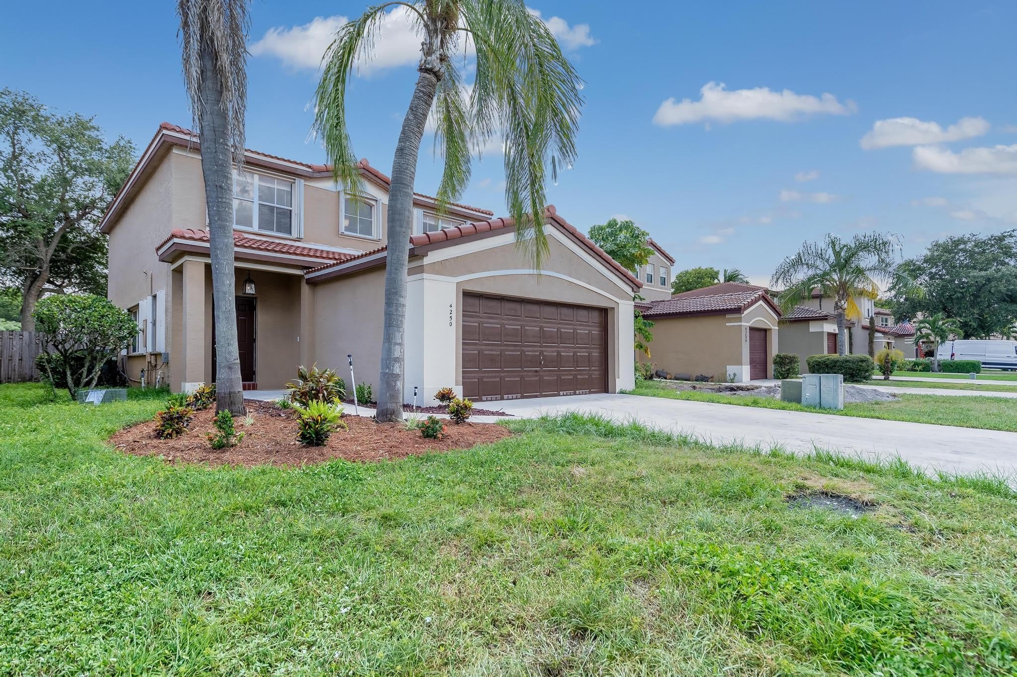 4250 NW 1st Place – photo 1