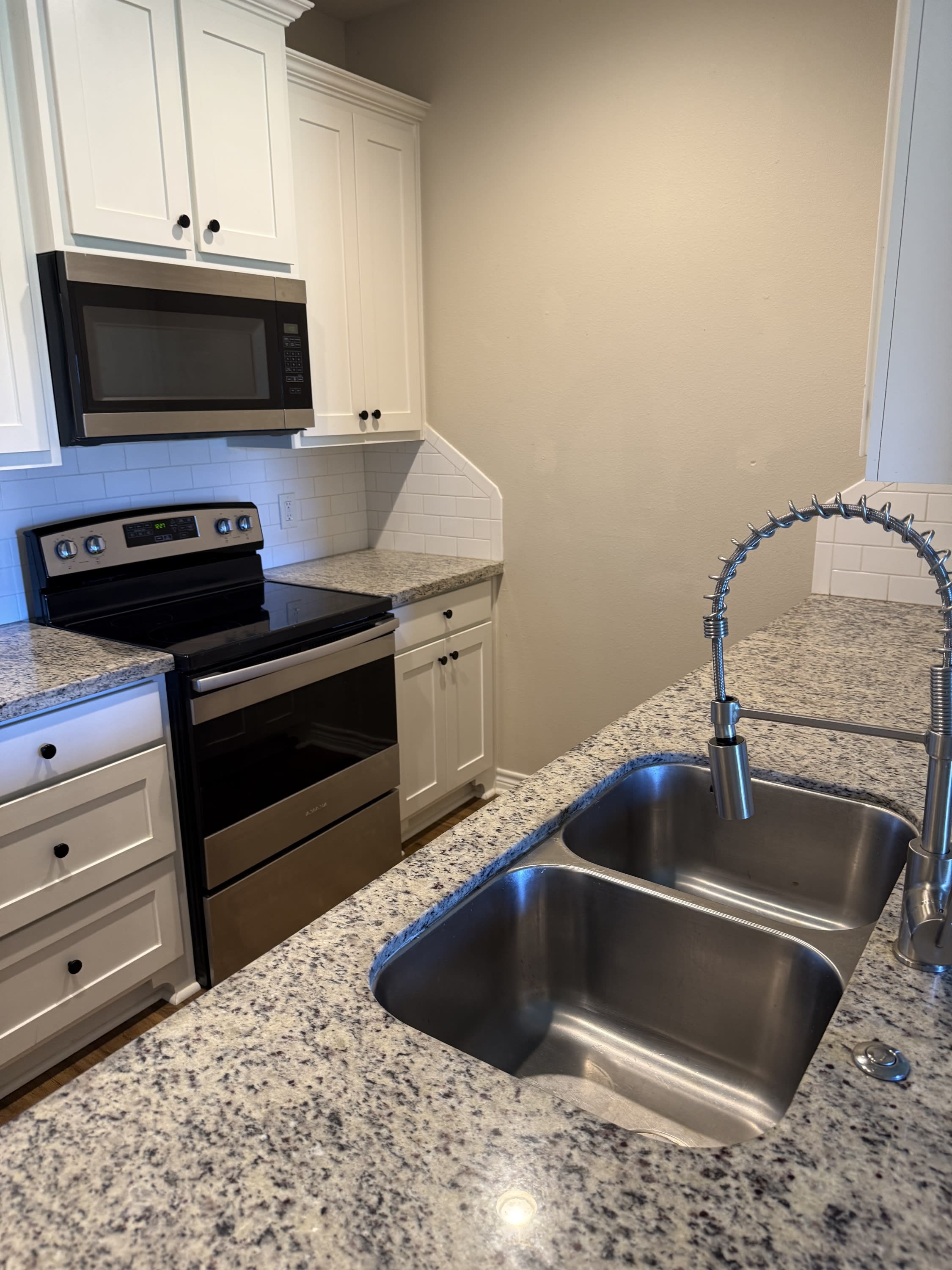 5670 Shadowbend Circle W Unit 105 – photo 4