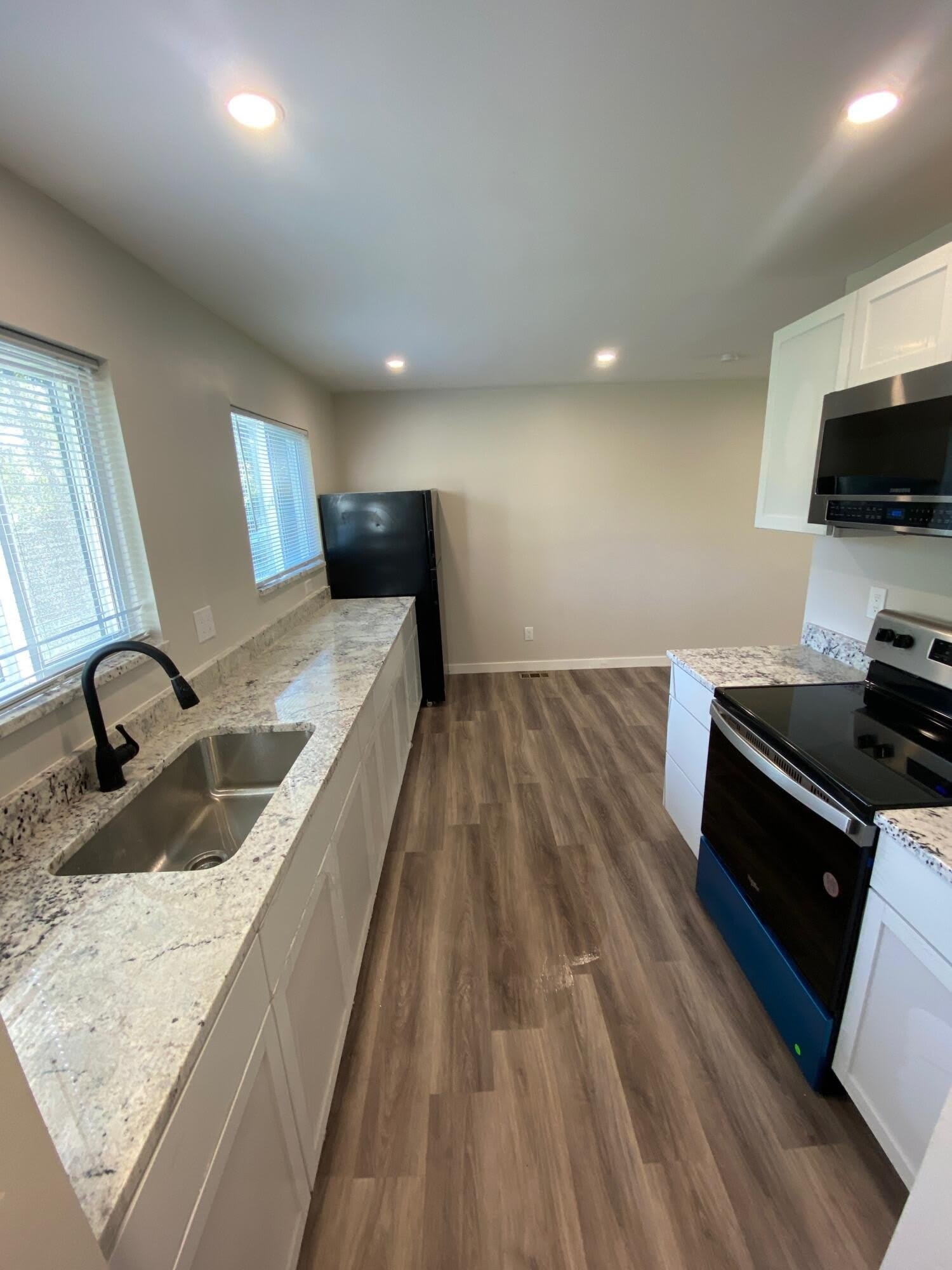 1654 Wiard Boulevard – photo 5