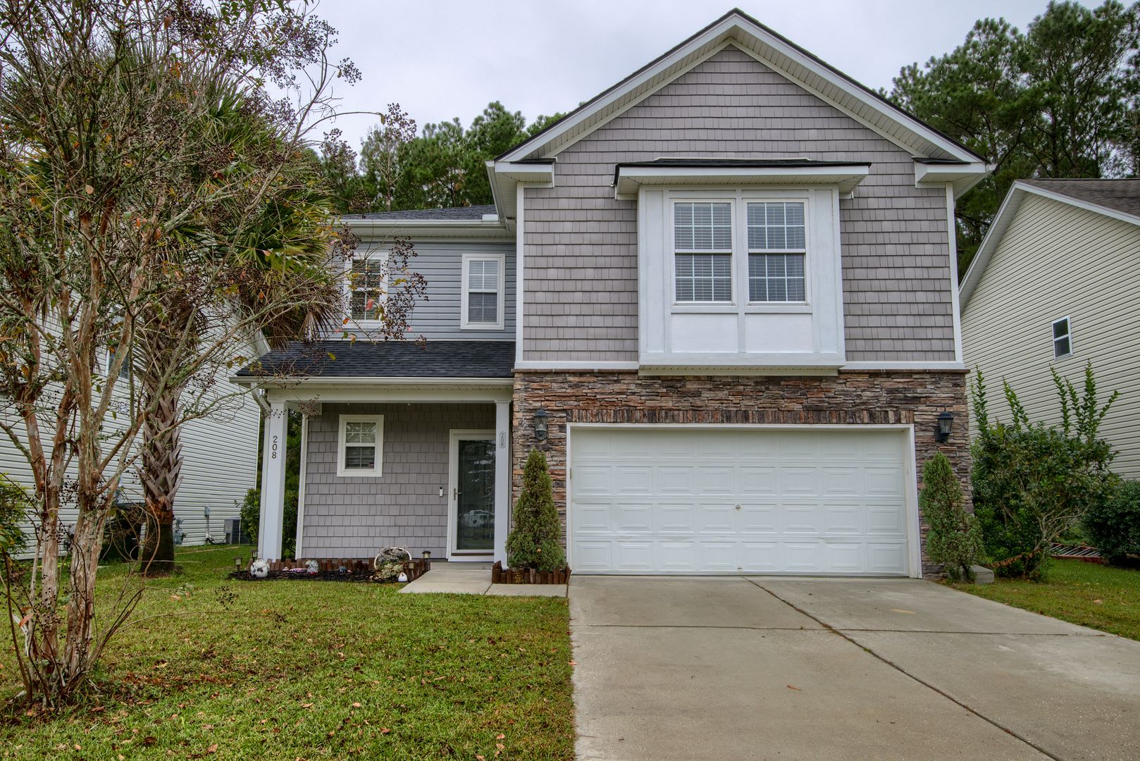 Spacious Home Near Foxbank Amenities – photo 2