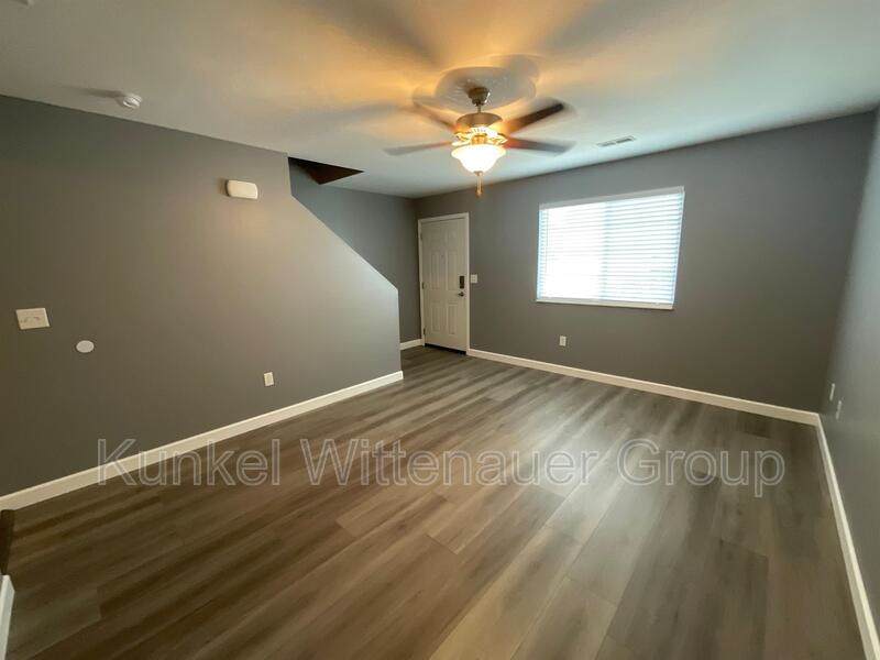704 F Fountain View – photo 3