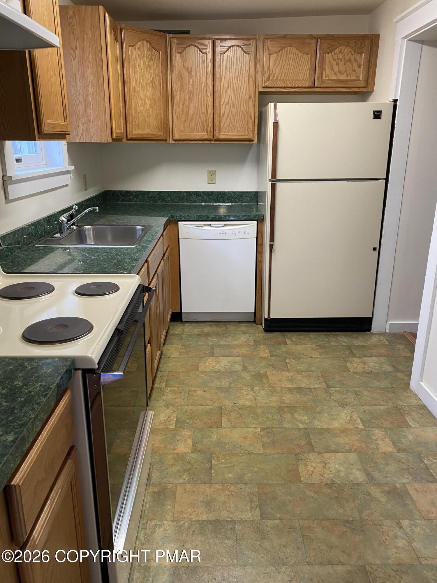 567 Greenview Drive – photo 5