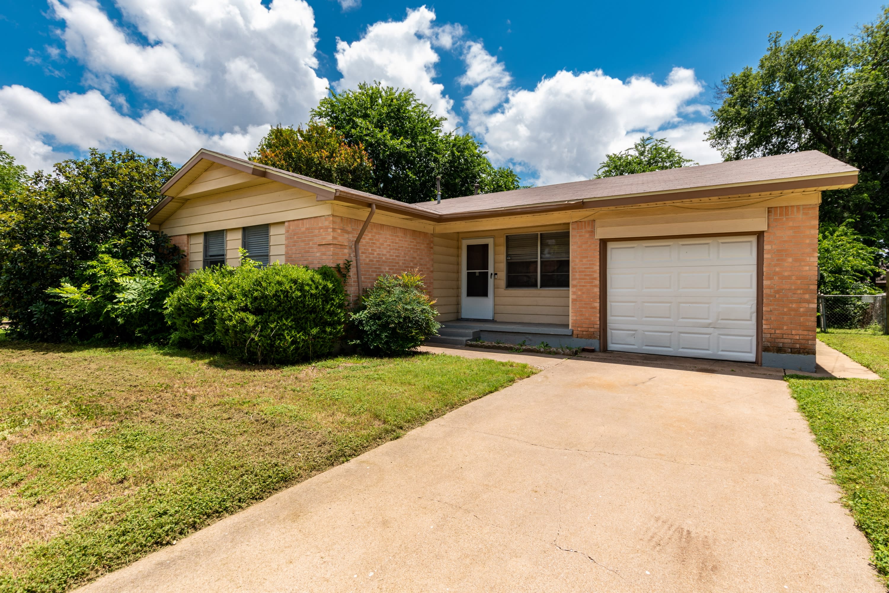 1402 Missouri Avenue – photo 2