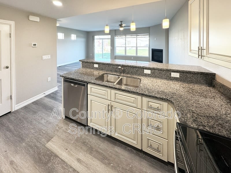 764 Brambleberry Heights – photo 3