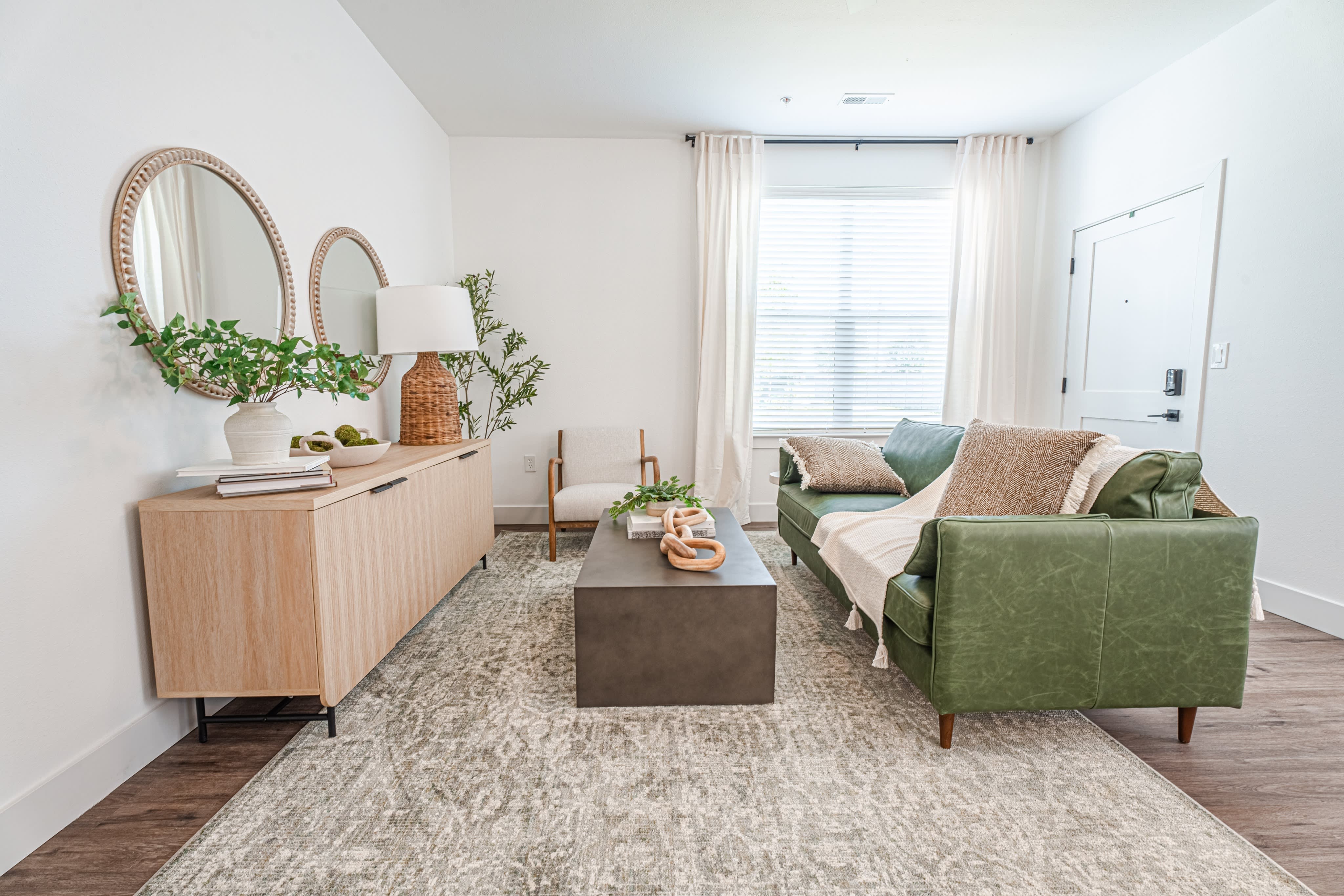 Maverick Modern Apartments – photo 2