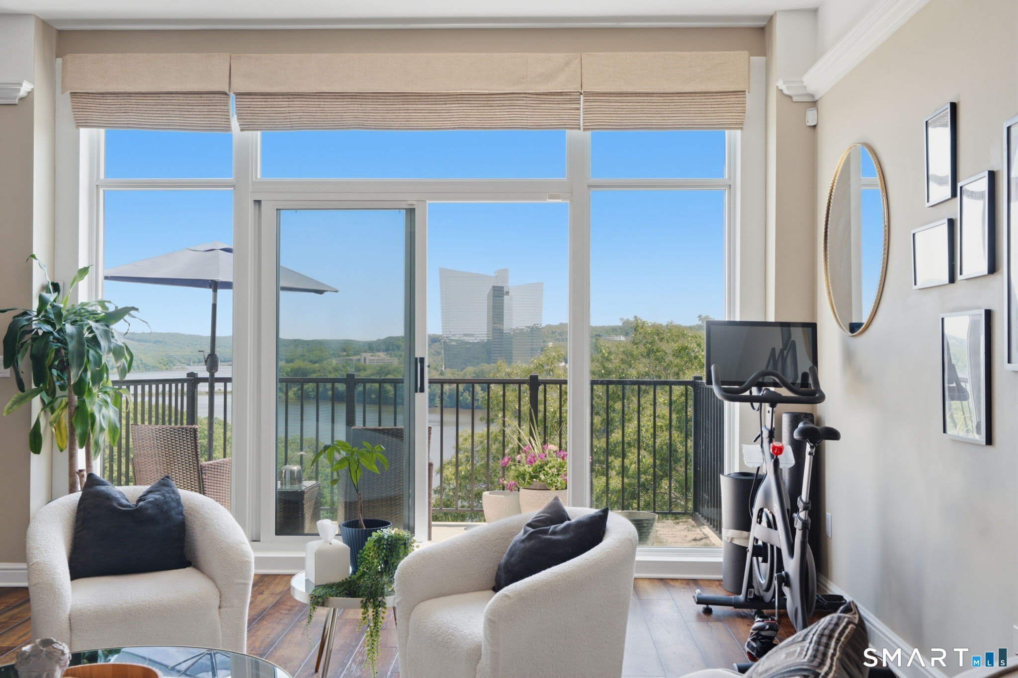 586 W Thames Street – photo 5