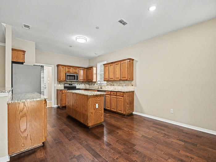 2309 Summer Brook Drive – photo 4