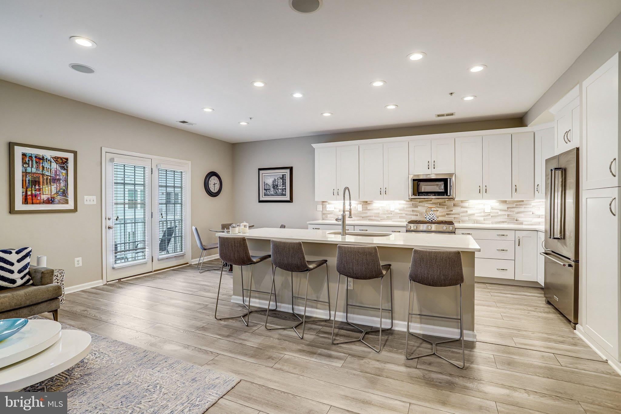 358 URBAN Avenue – photo 5