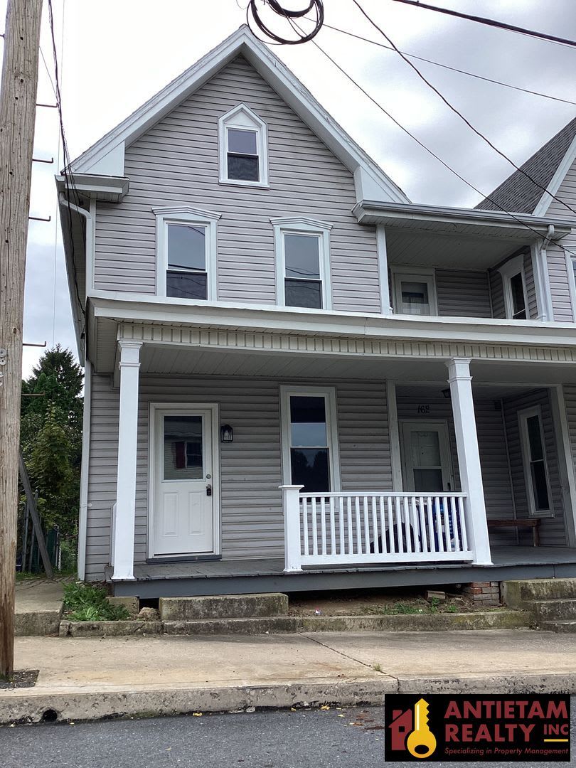160-162 W. North – photo 1