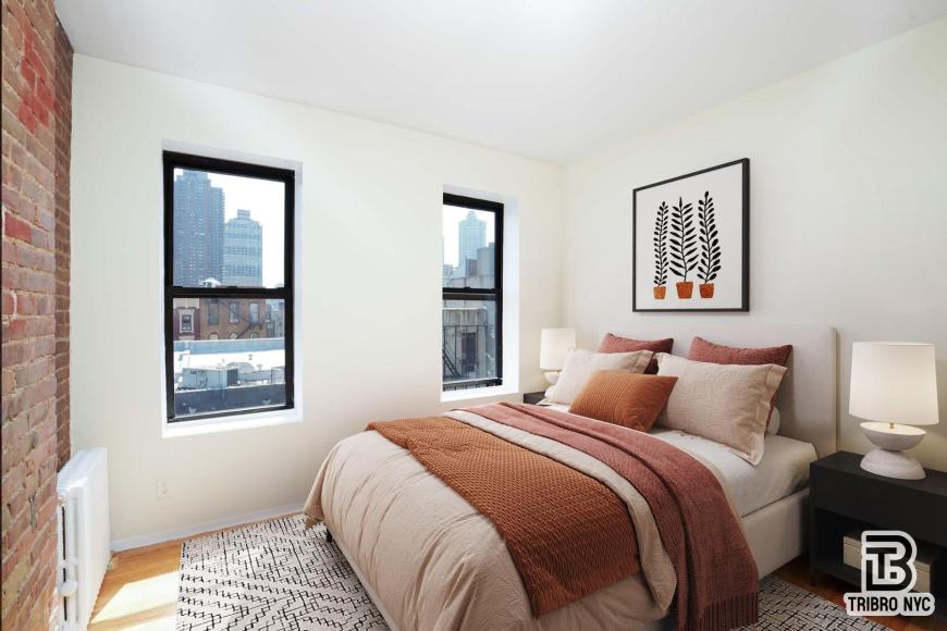 402 West 48th Street – photo 2