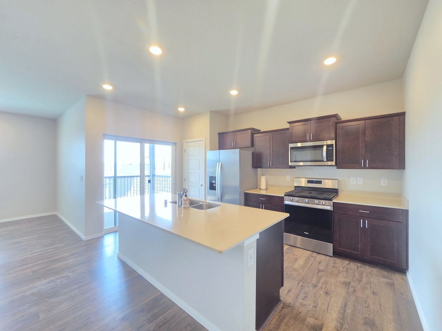 2 700 3 Bed 2 Bath Gorgeous Single Level Home With Beautiful Views – photo 4