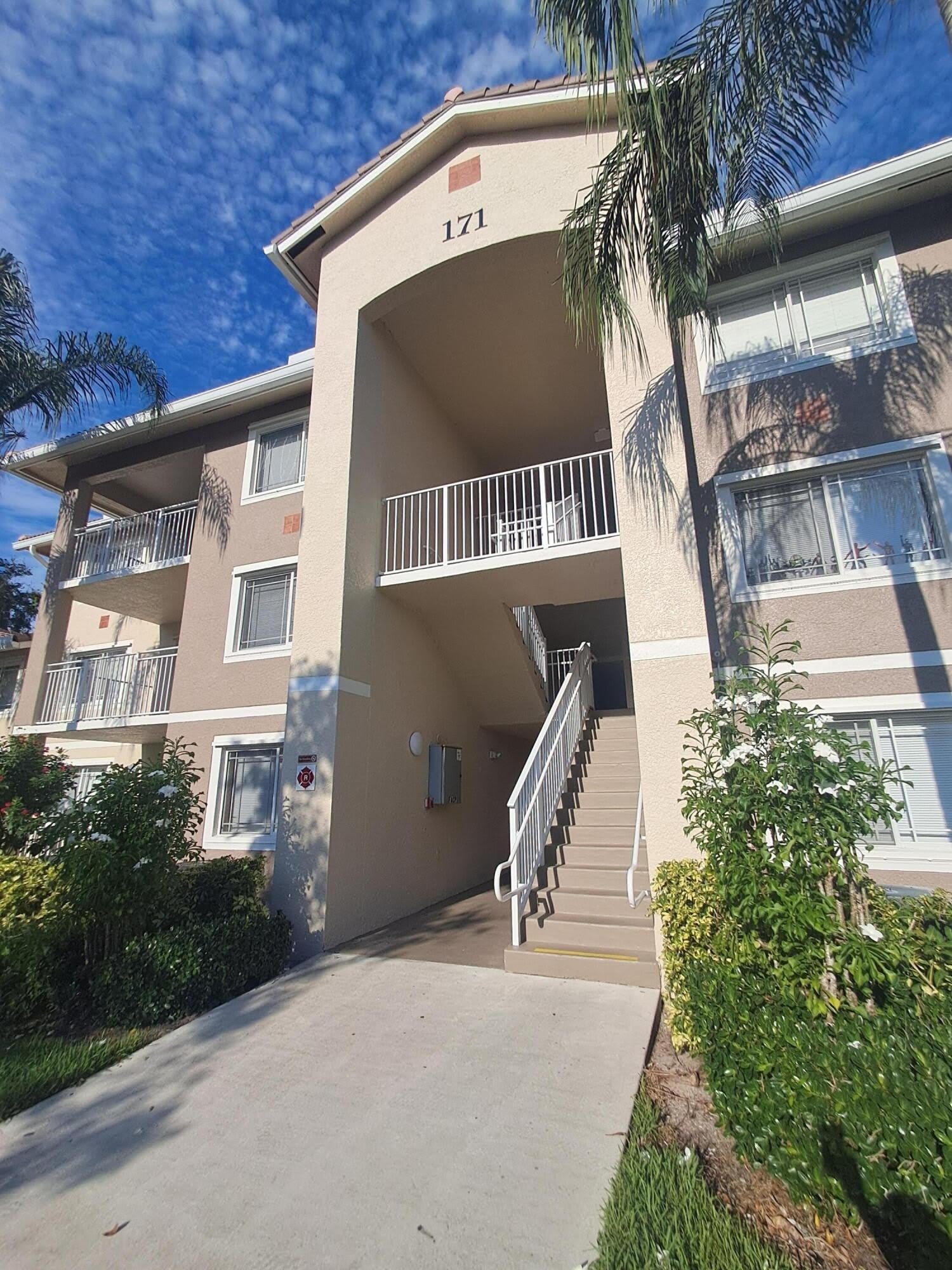 171 SW PALM Drive – photo 1
