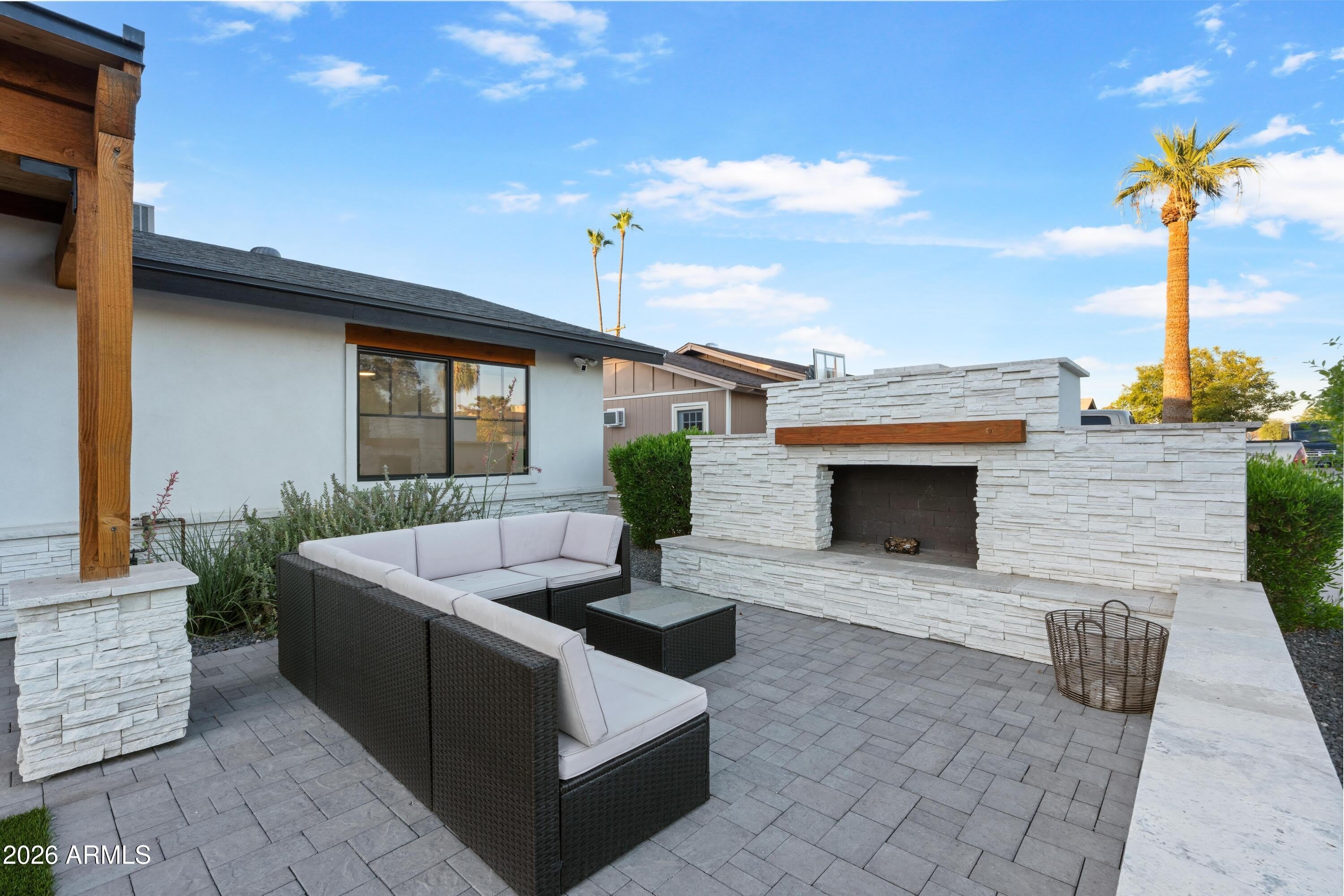 8614 E HIGHLAND Avenue – photo 4